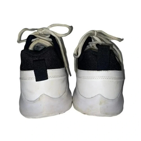 Nike Todos mens 9 white black + red sneakers - Picture 4 of 9